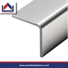 304 X 20 X 20 X 3MM X 6 METER STAINLESS ANGLE IRON 1